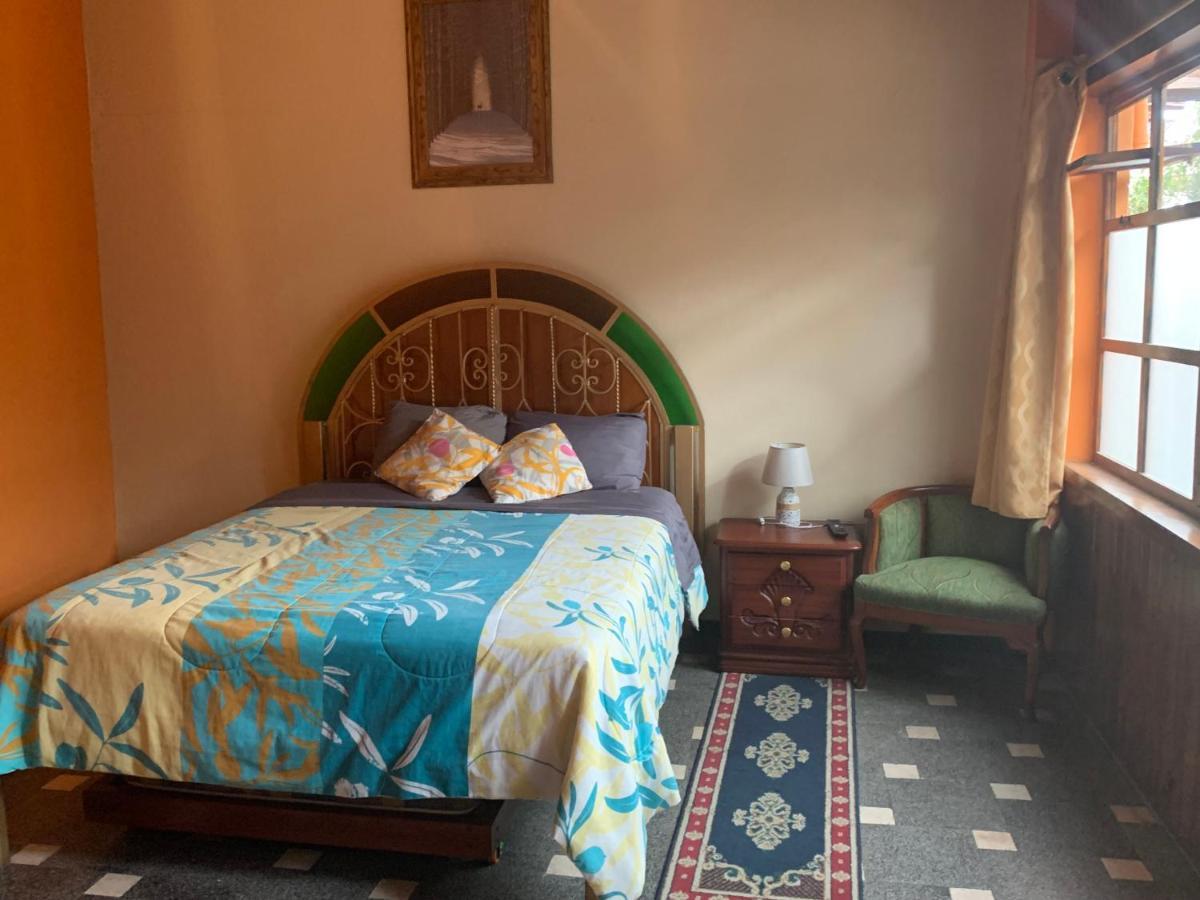 Hostel Santa Canela Cuenca Extérieur photo